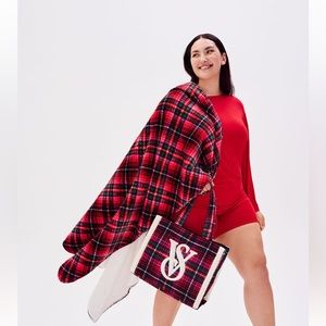 NWT VS Limited Edition Holiday Plaid Tote & Matching Blanket